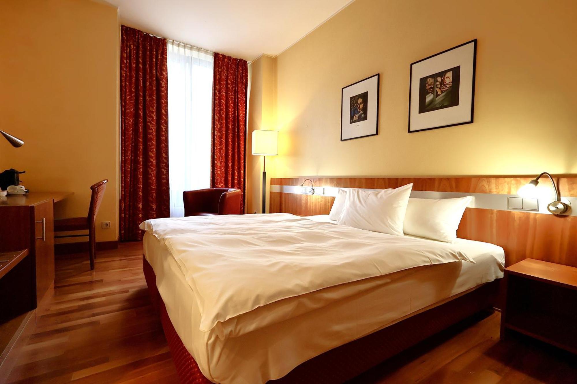Hotel De La Poste Esch-sur-Alzette Ngoại thất bức ảnh