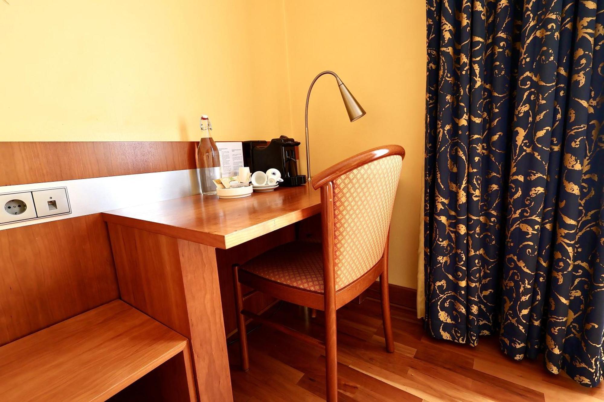Hotel De La Poste Esch-sur-Alzette Ngoại thất bức ảnh