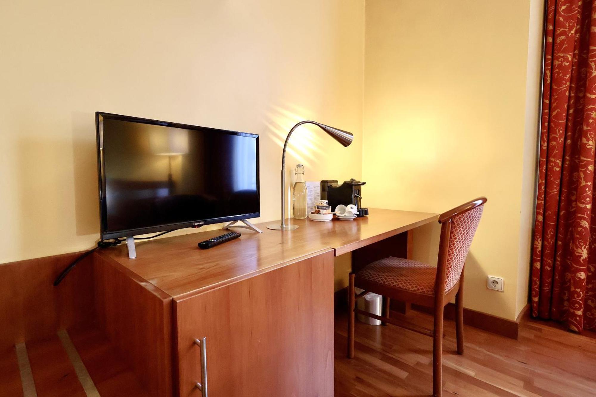 Hotel De La Poste Esch-sur-Alzette Ngoại thất bức ảnh