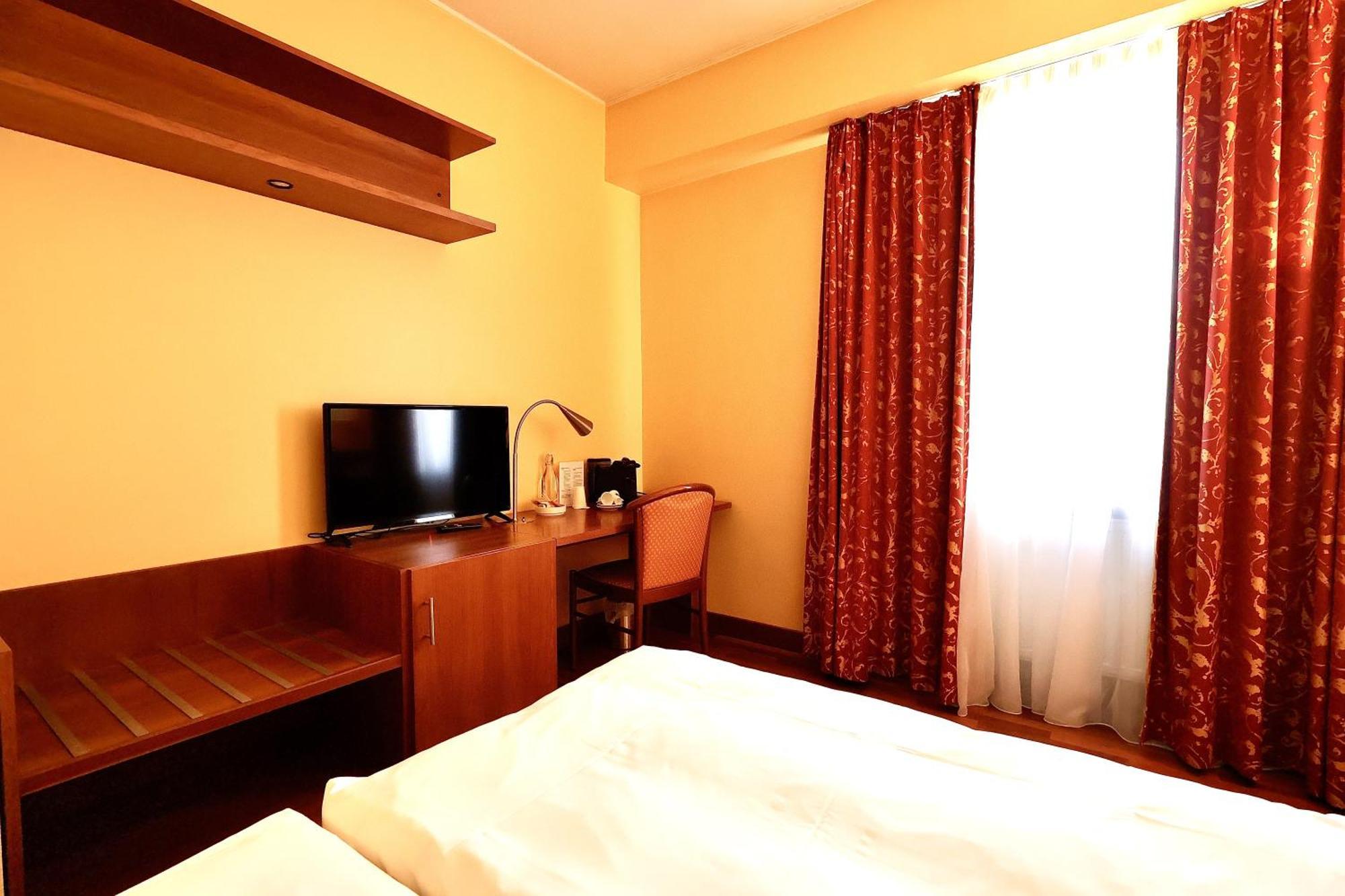 Hotel De La Poste Esch-sur-Alzette Ngoại thất bức ảnh